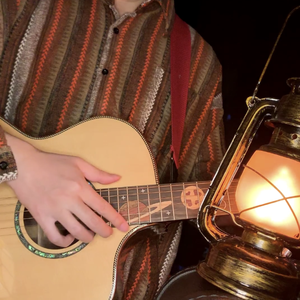 黄色妈妈爰在树林
